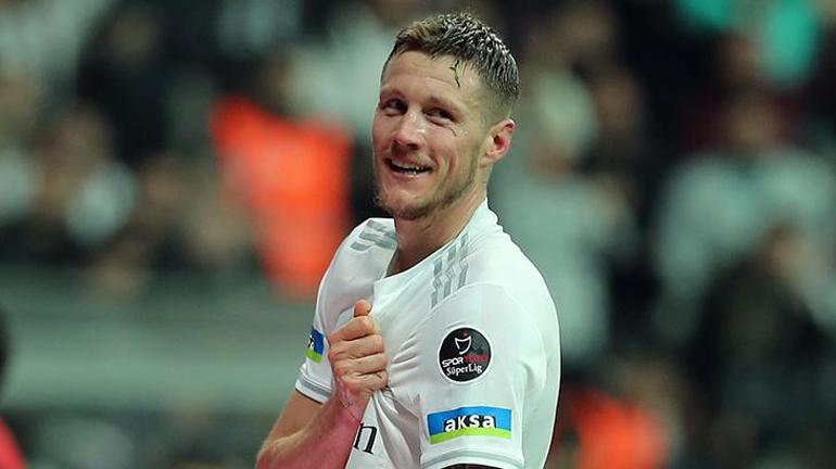 Manchester Unitedın gündemindeki Weghorst için Ten Hagdan transfer cevabı