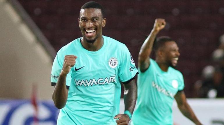 Haji Wright transferinde son dakika gelişmesi Galatasaray ve Fenerbahçe peşindeydi, mali detaylar belli oldu