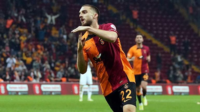 Galatasarayın iki transferini açıkladı: Okan Burukun eli rahatlayacak