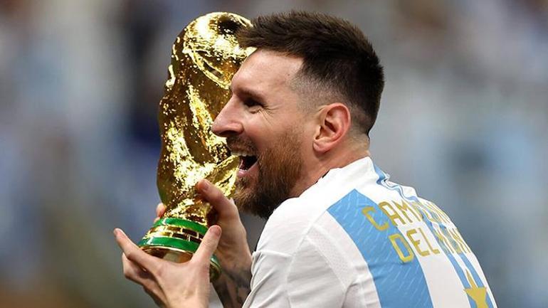 Lionel Messi imzayı atıyor Anlaşma sağlandı