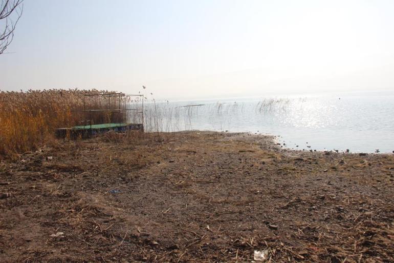 Sapanca Gölü alarm veriyor, su 40 metre çekildi