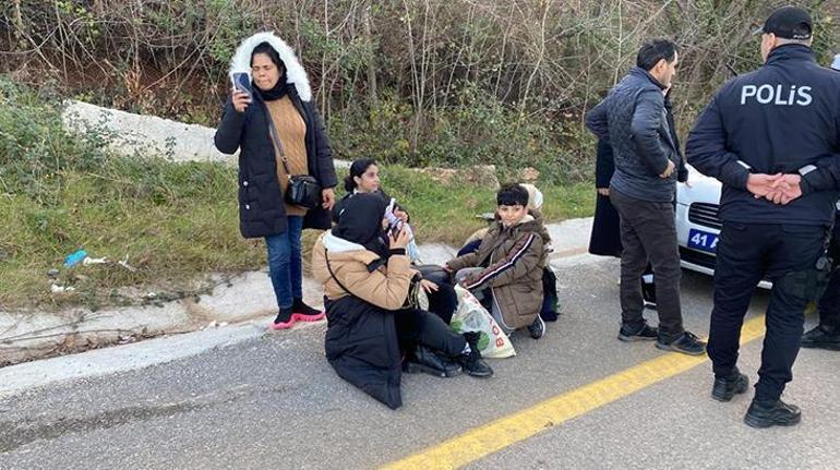 Turistleri taşıyan minibüs devrildi Yaralılar var