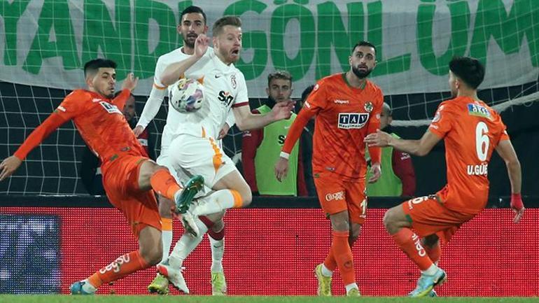 Alanyaspor-Galatasaray maçında tartışma yaratan pozisyon Penaltı tepkisi