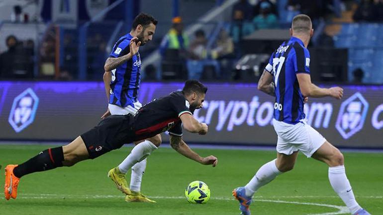 Hakan Çalhanoğlundan Ibrahimovice olay gönderme Evlerine yolladık