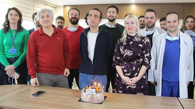 Türkiye’nin ilk yüz nakli Uğur Acar 11inci yılını kutladı