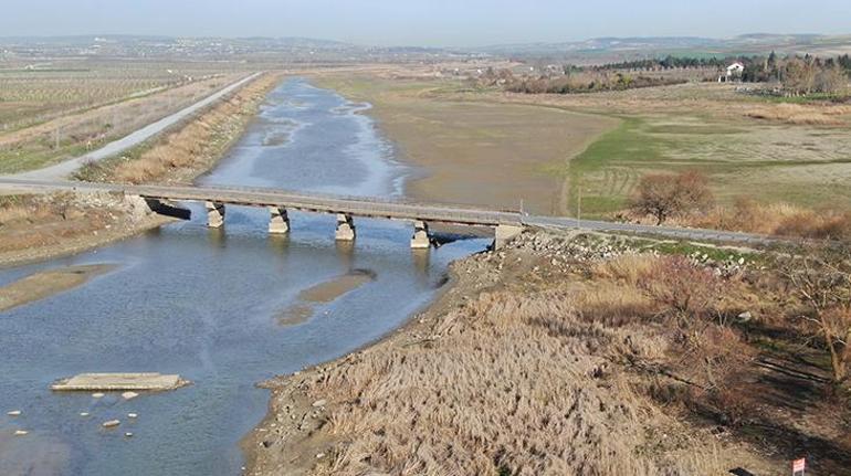 İstanbul’un barajları 10 yılın en düşük seviyesinde Tarihi Çakmak Hattı ortaya çıktı