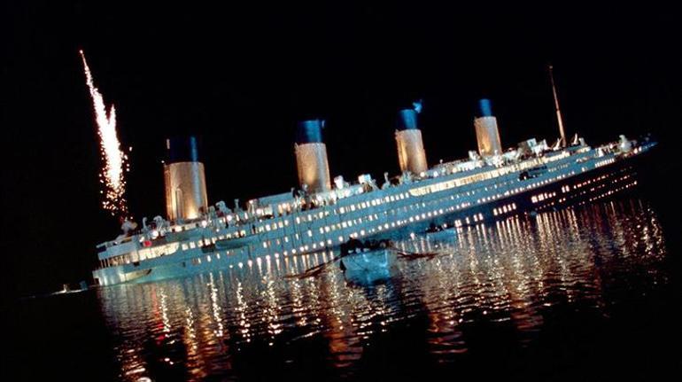 Hepsi tek tek cevap buldu Titanicteki çok konuşulan o sahneyle ilgili 3 gerçek
