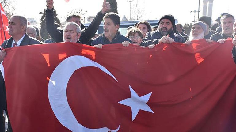 İsveçte Kuran-ı Kerimin yakılması Sivasta protesto edildi