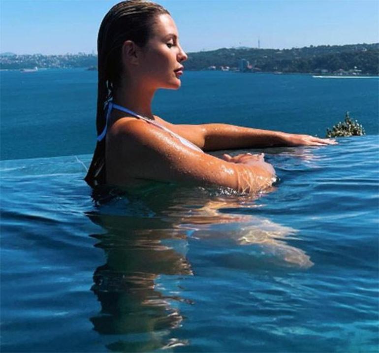 Chloe Loughnandan bikinili tatil pozları
