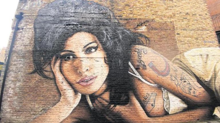 Amy Winehouse’un mahallesinde bir yürüyüş