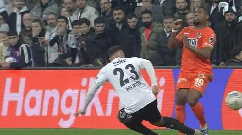 Beşiktaş-Alanyaspor maçında tartışmalı pozisyon: Kırmızı kart