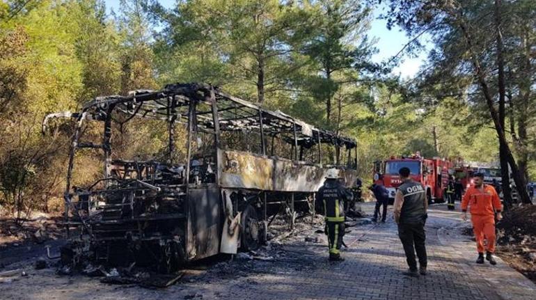 Güney Koreli turistleri taşıyan tur otobüsü alev alev yandı