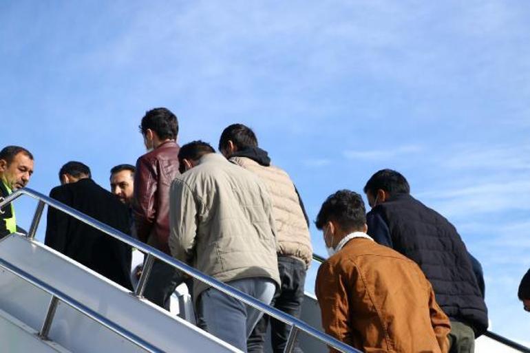 Göç İdaresi Başkanı Ünlü: Bu yıl 8 bin 571 düzensiz göçmen sınır dışı edildi