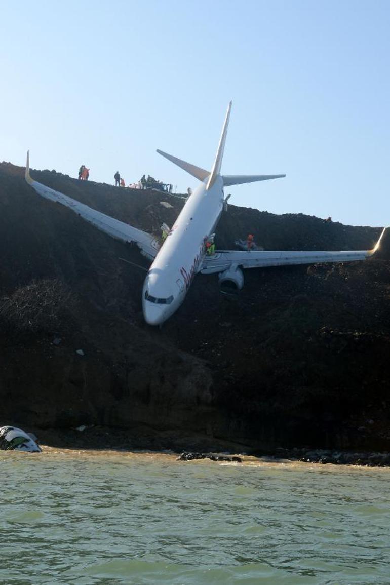 Pistten çıkan uçağın pilotunun Kusurlu dediği havalimanında kıyı erozyonu tehlikesi