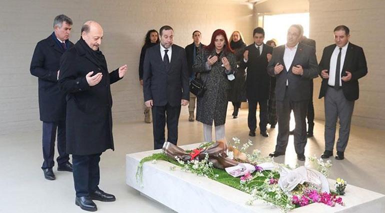 Bakan Bilgin, Denktaş ve Küçükün anıt mezarlarını ziyaret etti