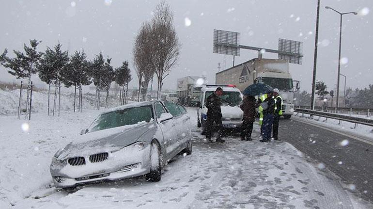 İstanbulda kar alarmı Vali Yerlikaya ve AKOMdan uyarı geldi