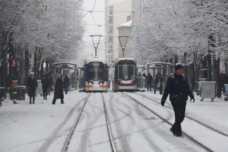 İstanbulda kar alarmı Vali Yerlikaya ve AKOMdan uyarı geldi