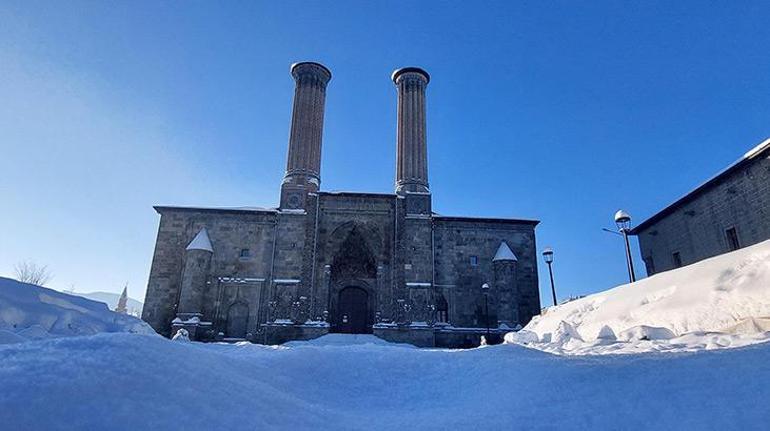 Doğuda kar esareti 1560 köy yolu kapandı