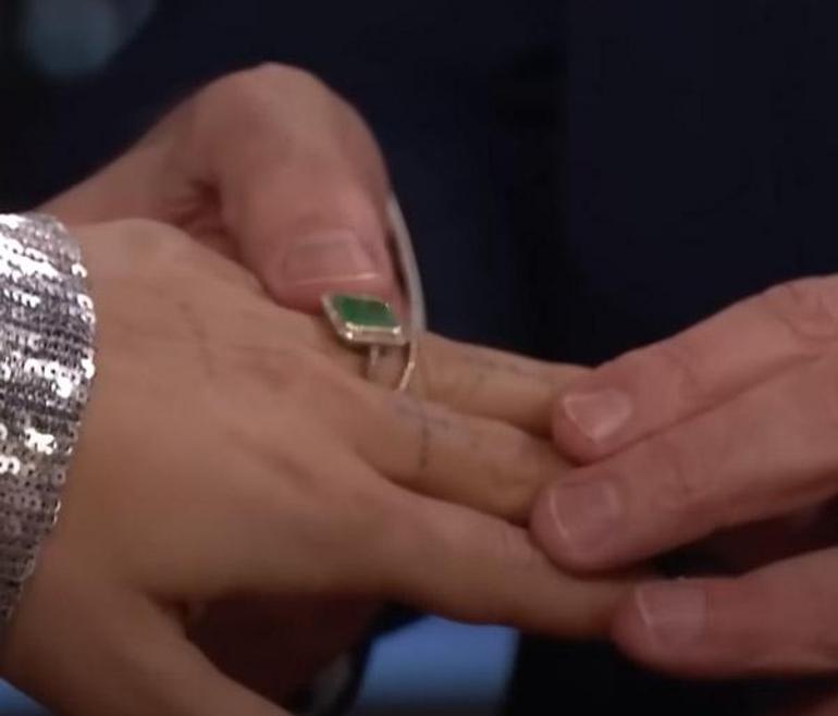 Gizlice evlendiklerini doğruladı Nişan yüzüğünün fiyatı dudak uçuklattı