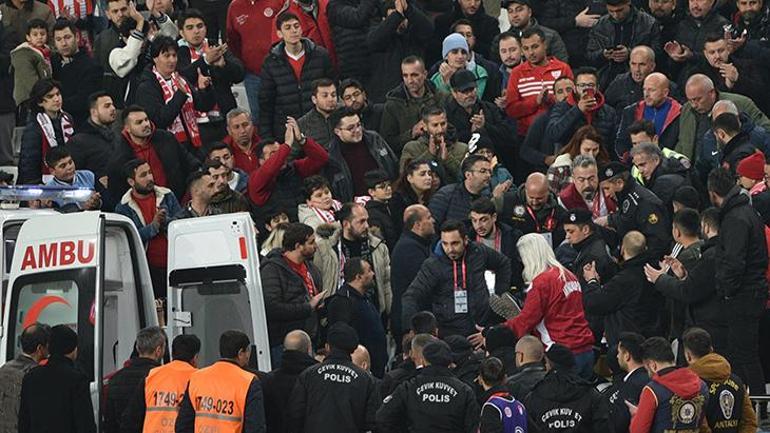 Antalyada korku dolu anlar Hakem maçı hemen durdurdu