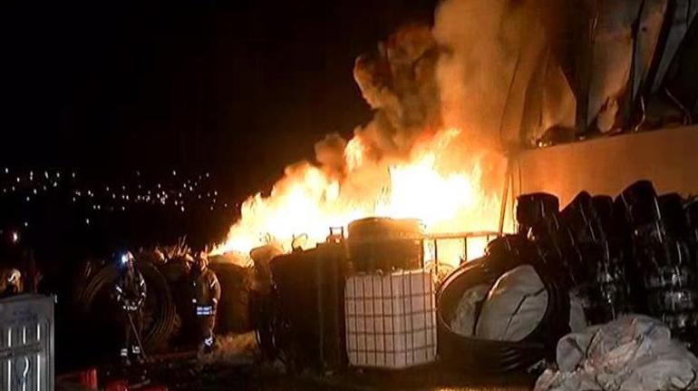 Çatalca’da plastik fabrikası alev alev yandı
