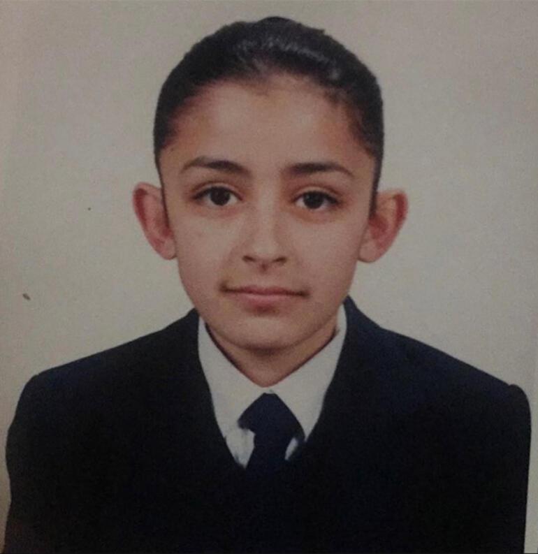 Melek Mosso kalçasına silikon taktırdı