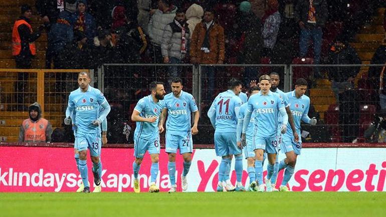 Galatasaray, Trabzonsporu 2-1 mağlup etti