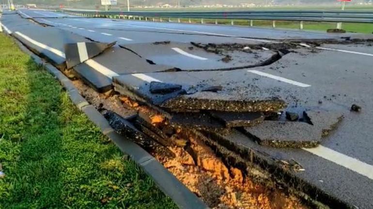 İskenderun Limanı’nda çıkan yangın sürüyor