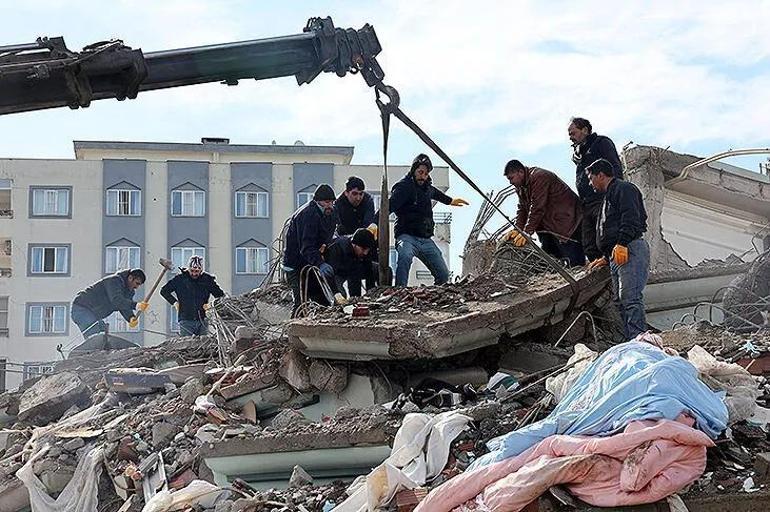 Yağmur Atacan: AFADdan aldığımız izinle deprem bölgesine yardıma gidiyoruz