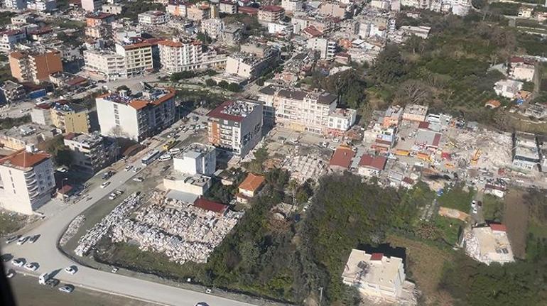 Bakanlar Akar ve Koca, Samandağda kurtarma çalışmalarını inceledi