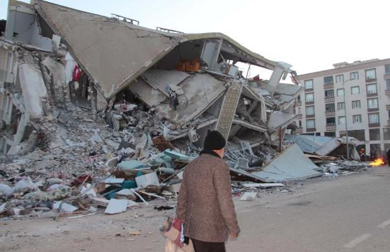 Mehmetçik depremin vurduğu köylerde