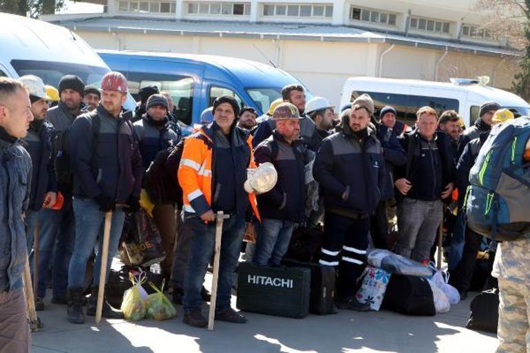 Somalı madenciler, İncirlik Üssü’nden helikopterlerle deprem bölgesine gidiyor