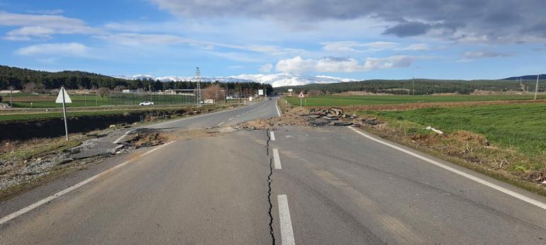 Kahramanmaraş’taki fay kırığı görüntülendi Kilometrelerce uzunlukta