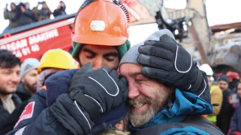 Adeta iğneyle kuyu kazar gibi kurtardılar
