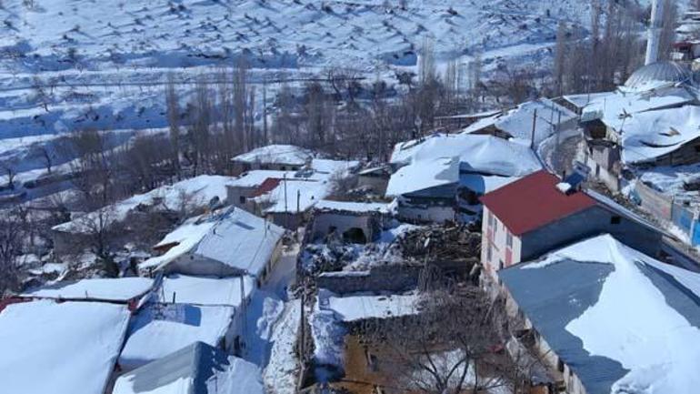 Deprem köyleri yerle bir etti: Sadece bu köyde 33 kişi hayatını kaybetti