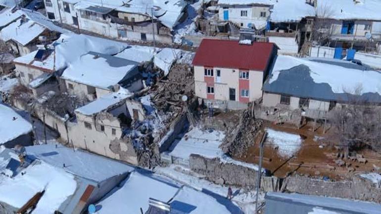 Deprem köyleri yerle bir etti: Sadece bu köyde 33 kişi hayatını kaybetti