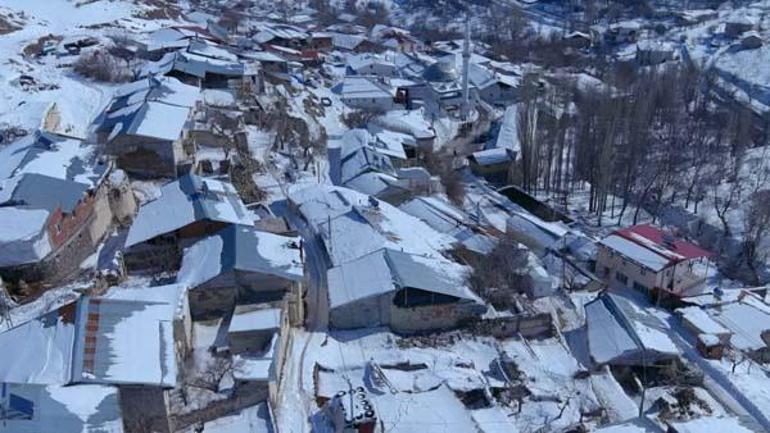 Deprem köyleri yerle bir etti: Sadece bu köyde 33 kişi hayatını kaybetti