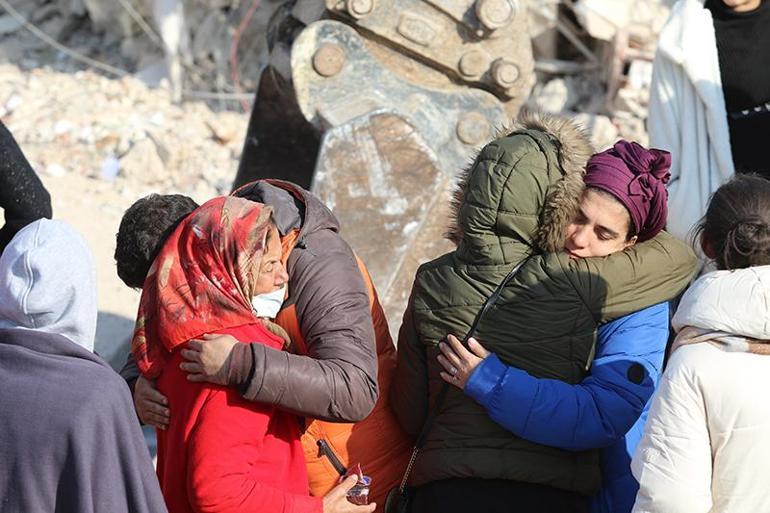 Depremzedeler için adım adım psikolojik ilk yardım: Bak-Dinle-Bağ Kur yöntemi