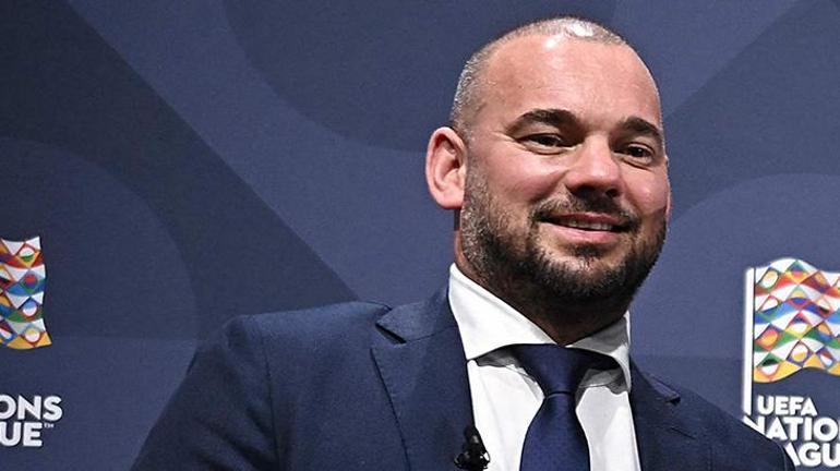 Sneijder, Ajaxın Türk bayraklı pazuband kararını açıklamıştı Tepkiler sonrası Tadicten açıklama