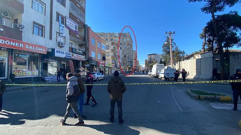 Diyarbakırda çökme tehlikesi 9 katlı binanın olduğu cadde kapatıldı