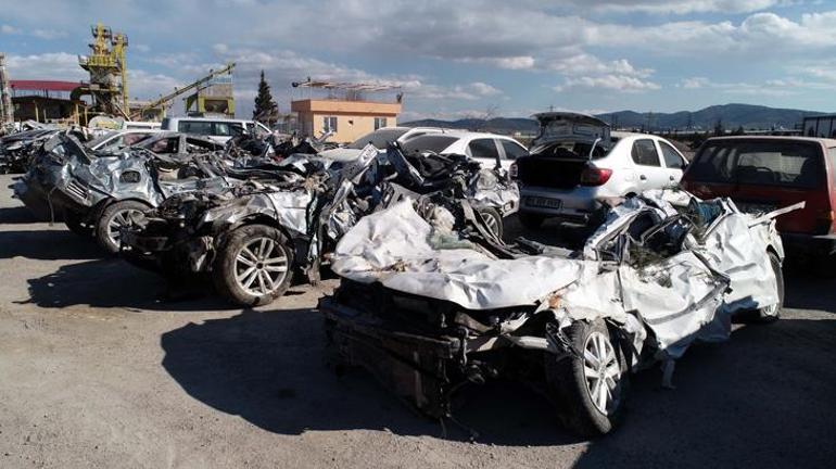 Binlerce araç otoparka toplandı Deprem bölgesinde kayıp olan, bulunamayan araçların durumu ne olacak