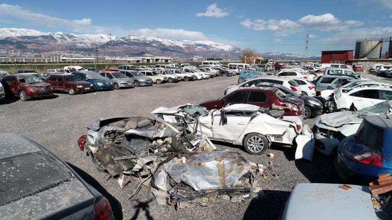Binlerce araç otoparka toplandı Deprem bölgesinde kayıp olan, bulunamayan araçların durumu ne olacak