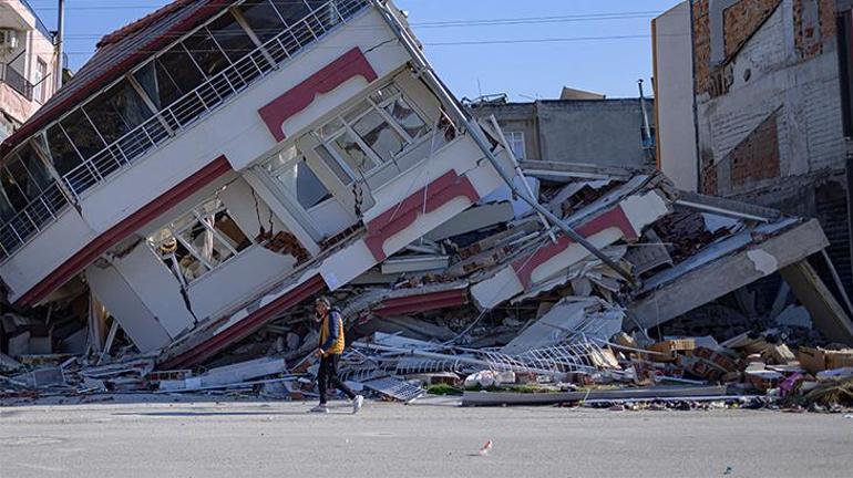 Felaketin üzerinden 11 gün geçti Maraş depremi dünyada gündem