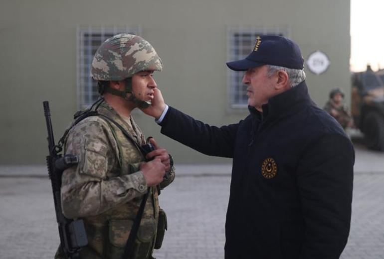 Bakanlar Akar ile Koca, Antakya ve Altınözündeki depremzedelerle bir araya geldi