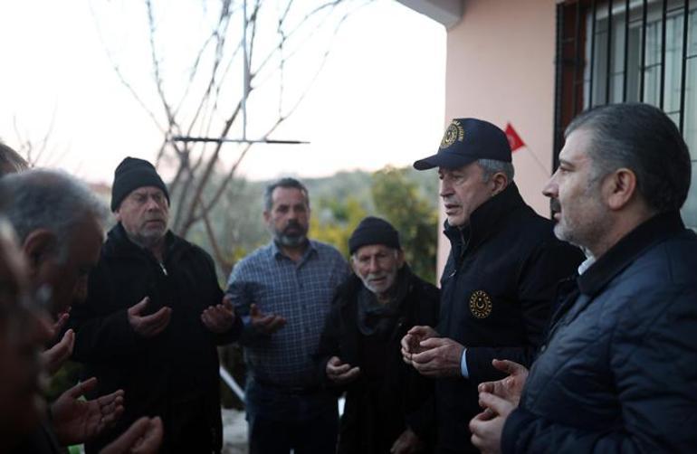 Bakanlar Akar ile Koca, Antakya ve Altınözündeki depremzedelerle bir araya geldi