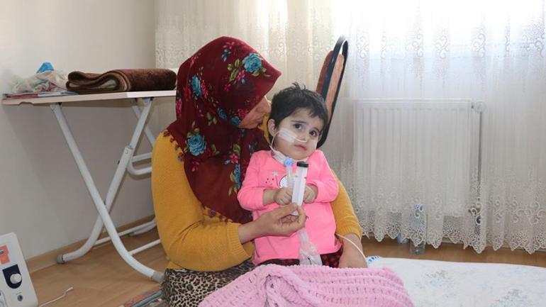 2 kez Covid-19’u atlatan SMA hastası Fatma Betül ailesiyle birlikte depremi yaşadı