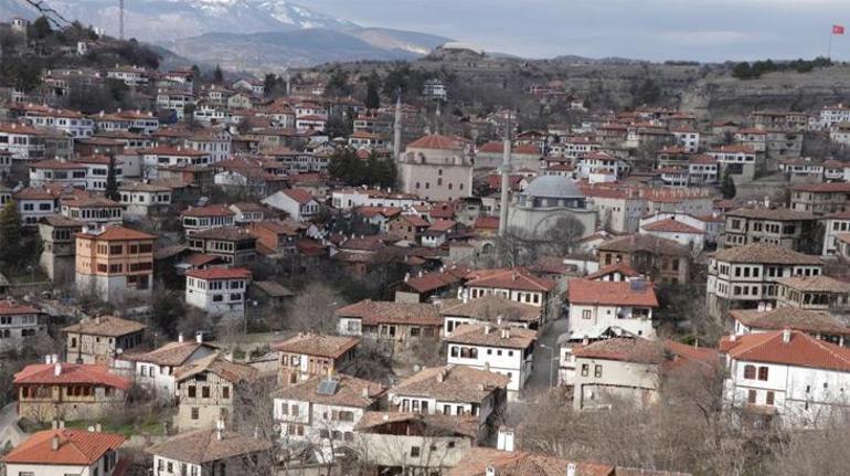 Çatkı sistemiyle inşa edilen Safranbolu evleri depremde kaçış imkanı sağlıyor