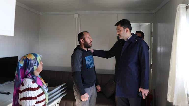 Bakan Kurum, Gaziantepte depremzedeleri ziyaret etti