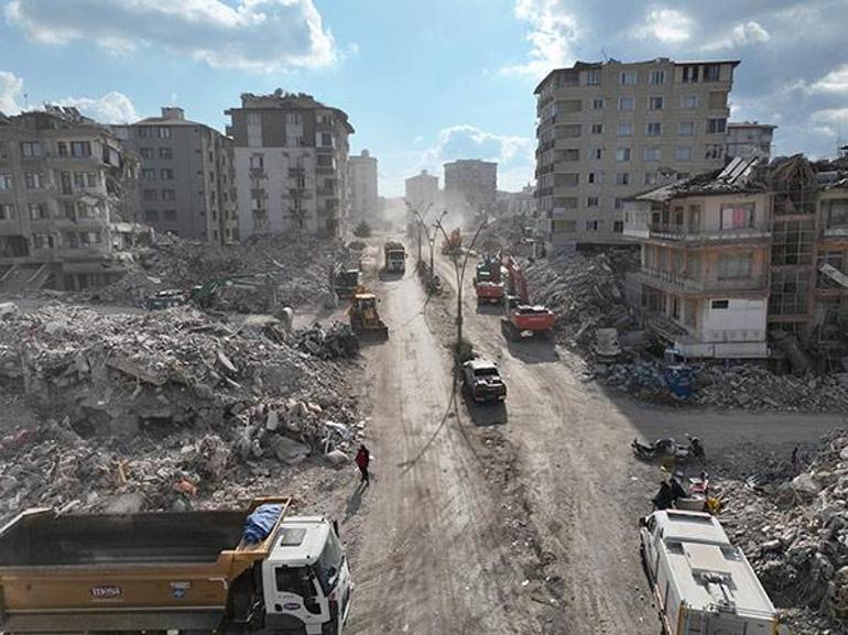 Pınar Dilşeker: Yıkılan sadece binalar değil