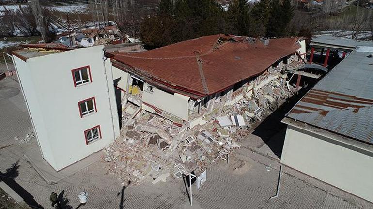 Malatyada güçlendirme yapılan okullar yıkıldı